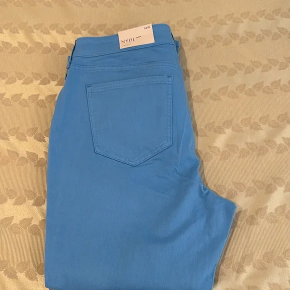 NYDJ Marilyn Ankle Straight Leg Jeans. Size 14W - Picture 16 of 16